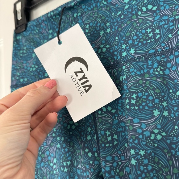 NWT Zyia Teal Patterned Leggings - Picture 4 of 8